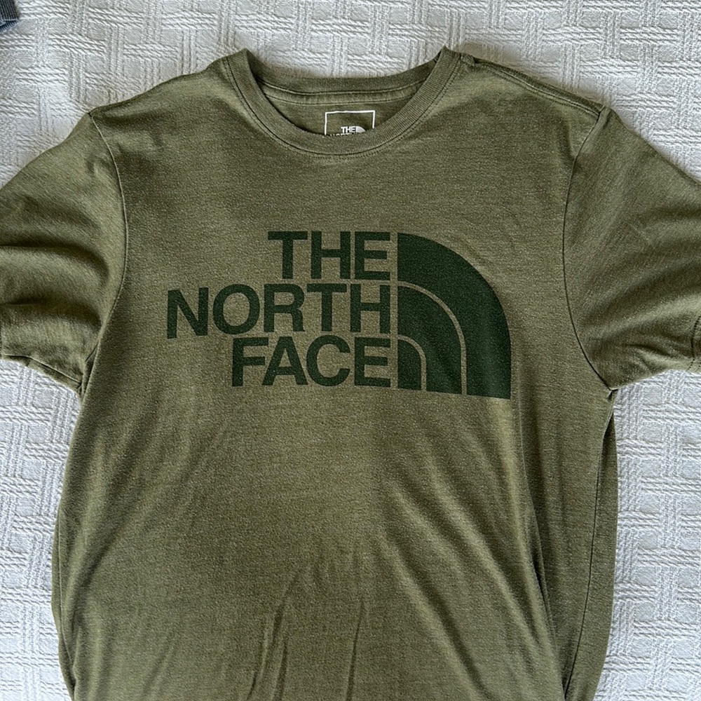 Men's north face t-shirt size small
